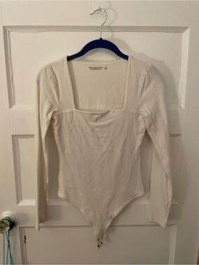 Soft A&F Long Sleeve Square Neck Bodysuit - White